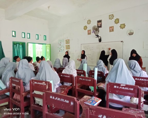 We SAVE Goes to School